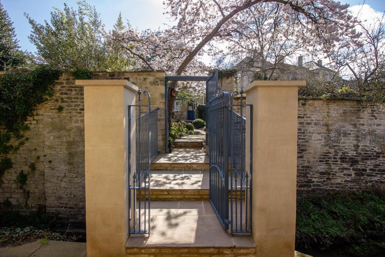 The Potting Shed, 5* Luxury Escape Cirencester Luaran gambar