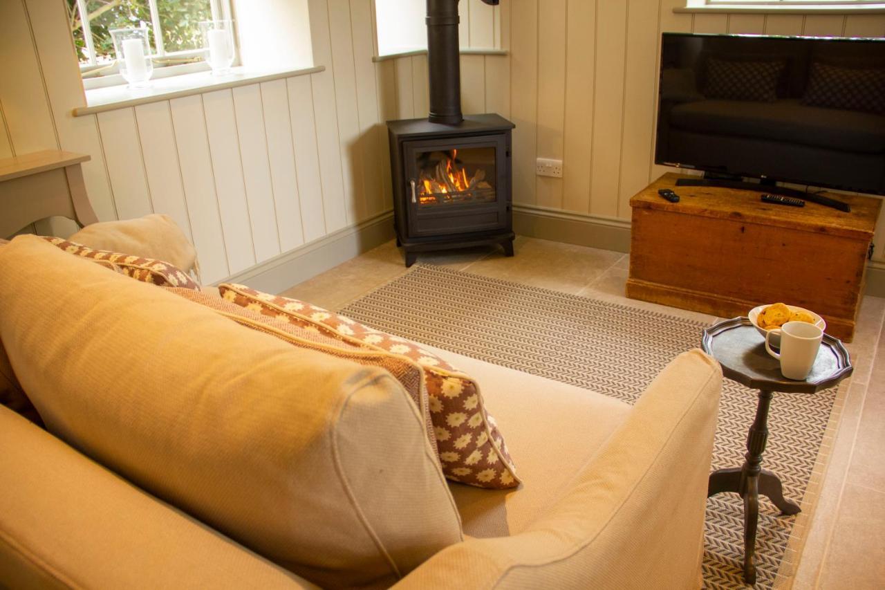 The Potting Shed, 5* Luxury Escape Cirencester Luaran gambar